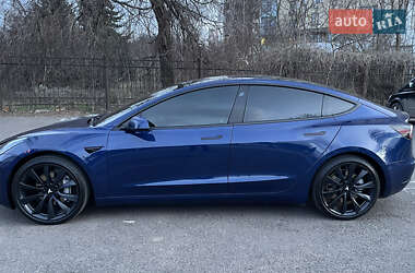 Tesla Model 3  2022