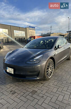 Tesla Model 3  2021