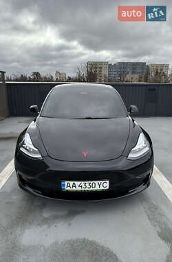 Tesla Model 3  2019