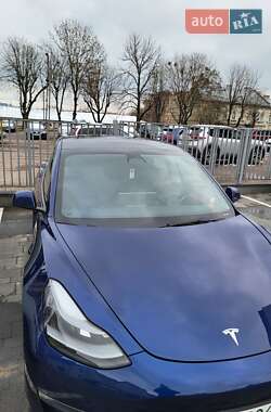 Tesla Model 3  2022
