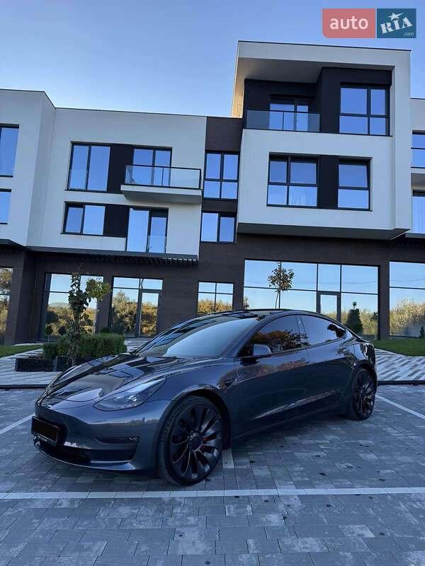Tesla Model 3 2022