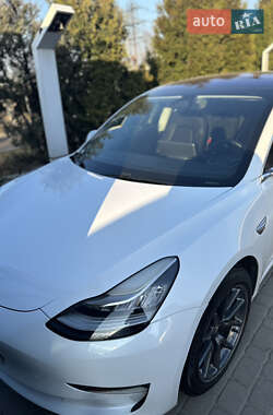 Tesla Model 3  2018