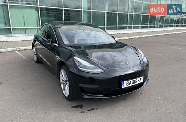Tesla Model 3  2018