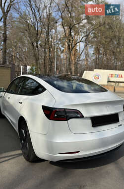 Tesla Model 3  2022