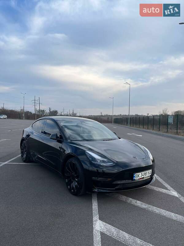 Седан Tesla Model 3 2022 в Ровно фото Седан Tesla Model 3 2022 в Ровно