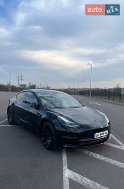 Tesla Model 3  2022