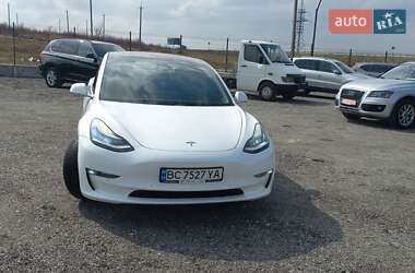Tesla Model 3  2018