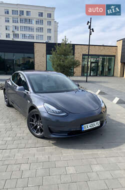 Tesla Model 3  2019