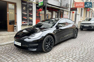 Tesla Model 3  2021