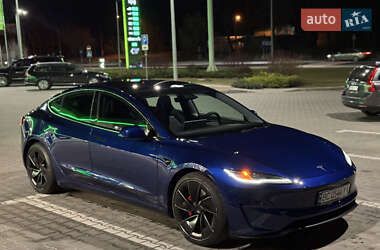 Tesla Model 3  2024