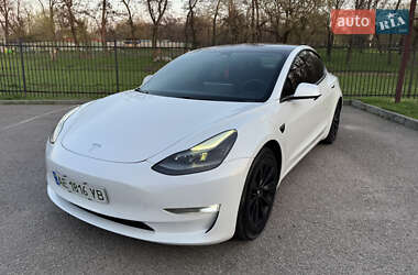 Tesla Model 3  2020