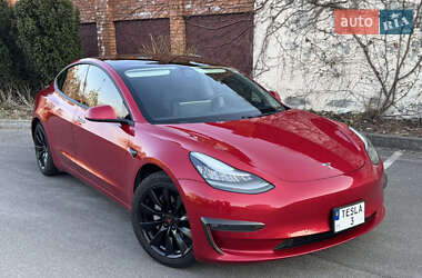 Tesla Model 3  2020