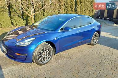 Tesla Model 3  2019