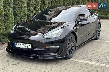 Tesla Model 3  2022