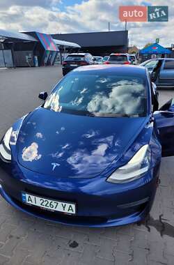 Tesla Model 3  2019