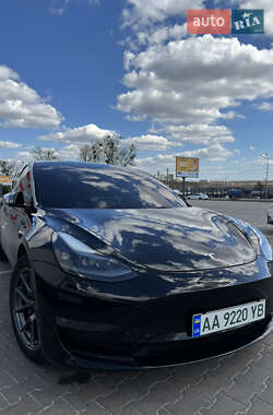 Tesla Model 3  2021
