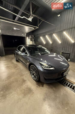 Tesla Model 3  2017