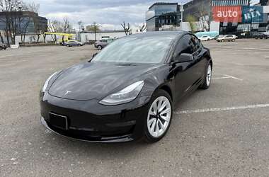 Tesla Model 3  2022