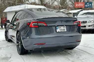 Tesla Model 3  2019