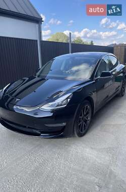 Tesla Model 3  2019