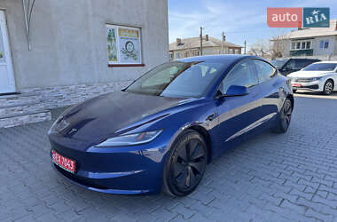 Tesla Model 3  2024