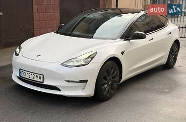 Tesla Model 3  2022