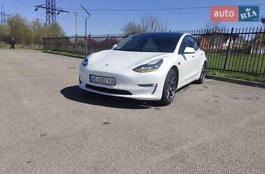 Tesla Model 3  2021