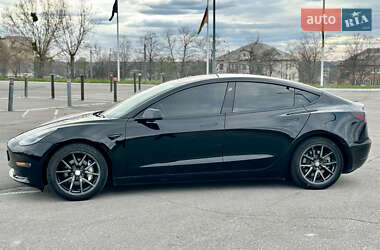 Tesla Model 3  2018