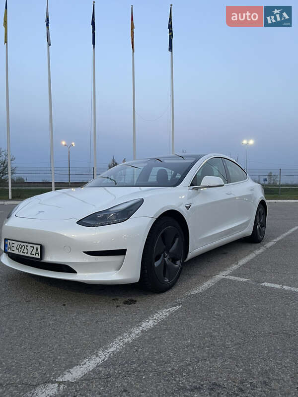 Седан Tesla Model 3 2020 в Днепре
