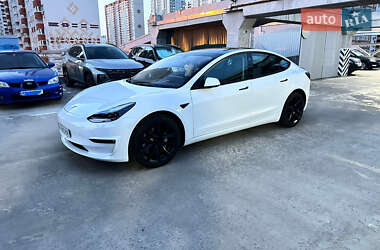 Tesla Model 3  2021