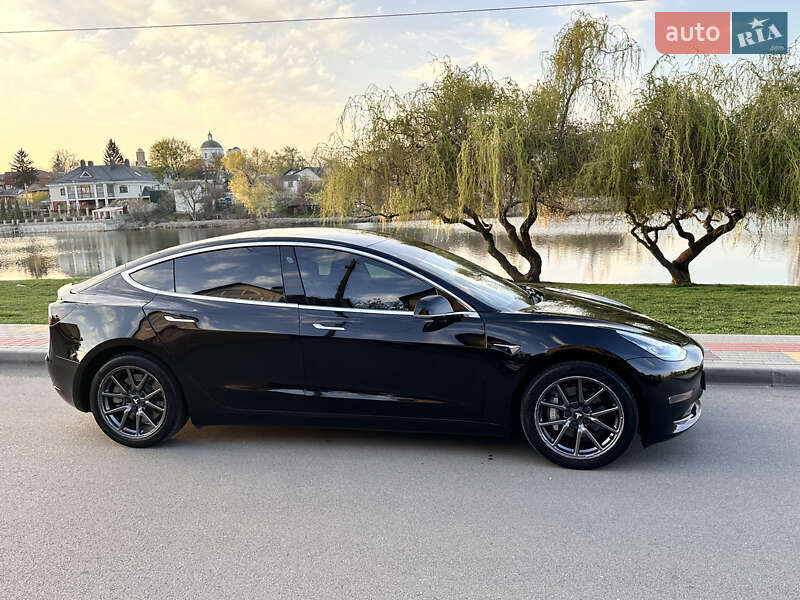 Tesla Model 3 2019