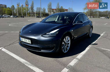 Tesla Model 3  2018