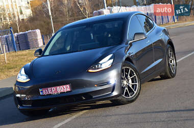 Tesla Model 3  2018