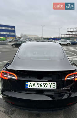 Седан Tesla Model 3 2019 в Киеве