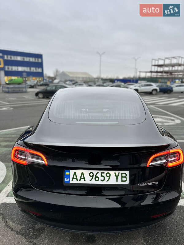 Седан Tesla Model 3 2019 в Киеве