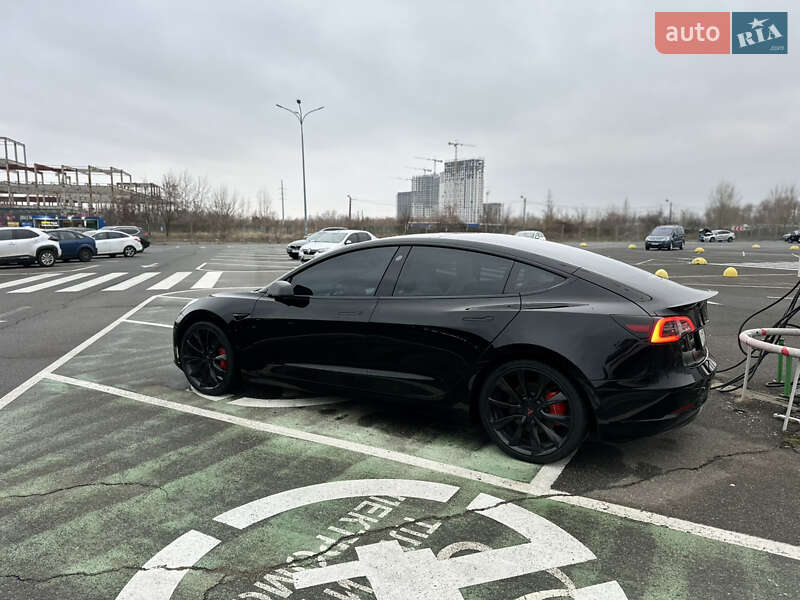Седан Tesla Model 3 2019 в Киеве