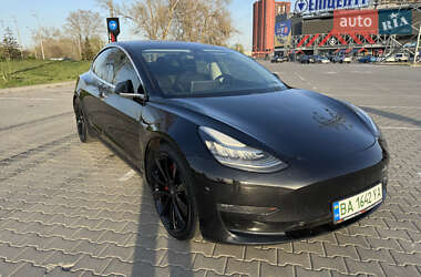 Tesla Model 3  2019