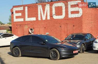 Tesla Model 3  2024