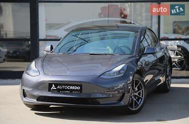 Tesla Model 3  2021