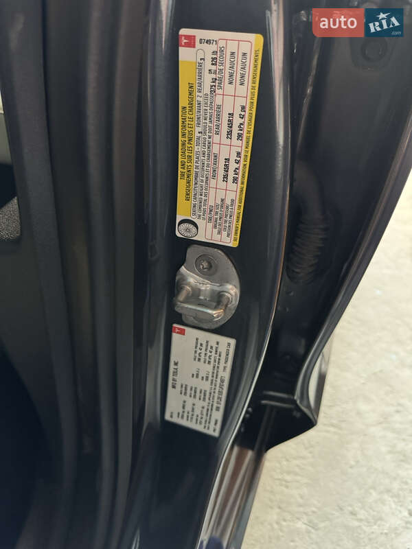 Седан Tesla Model 3 2018 в Черкассах