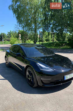 Tesla Model 3  2022