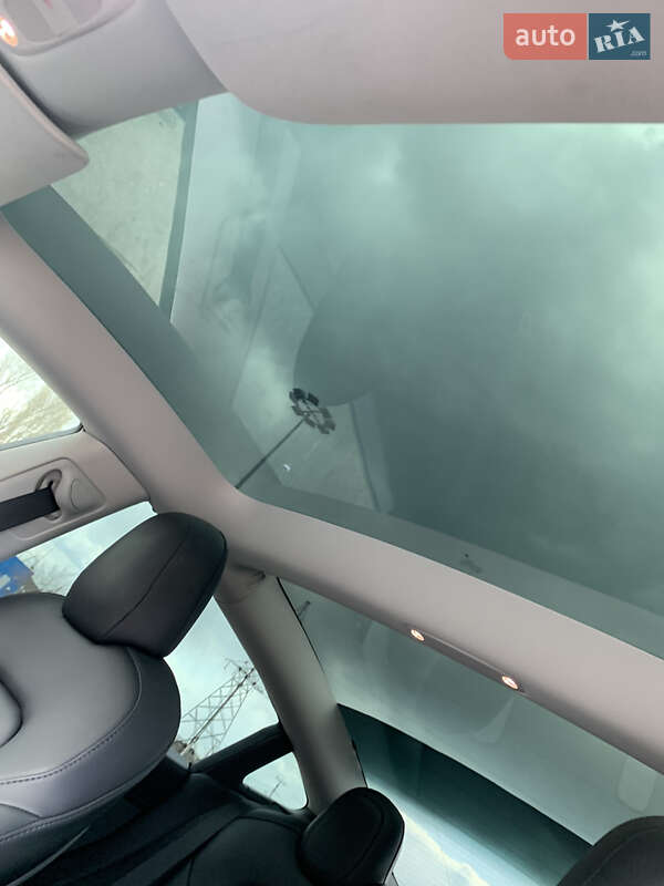 Седан Tesla Model 3 2021 в Одессе