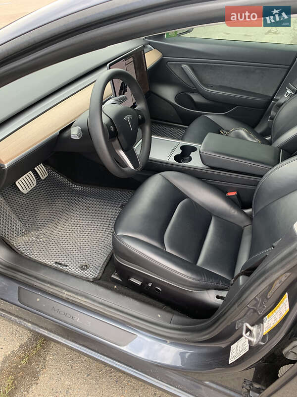 Седан Tesla Model 3 2021 в Одессе