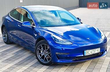 Tesla Model 3  2019