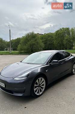 Tesla Model 3  2019
