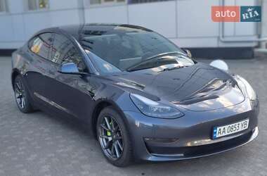 Tesla Model 3  2022