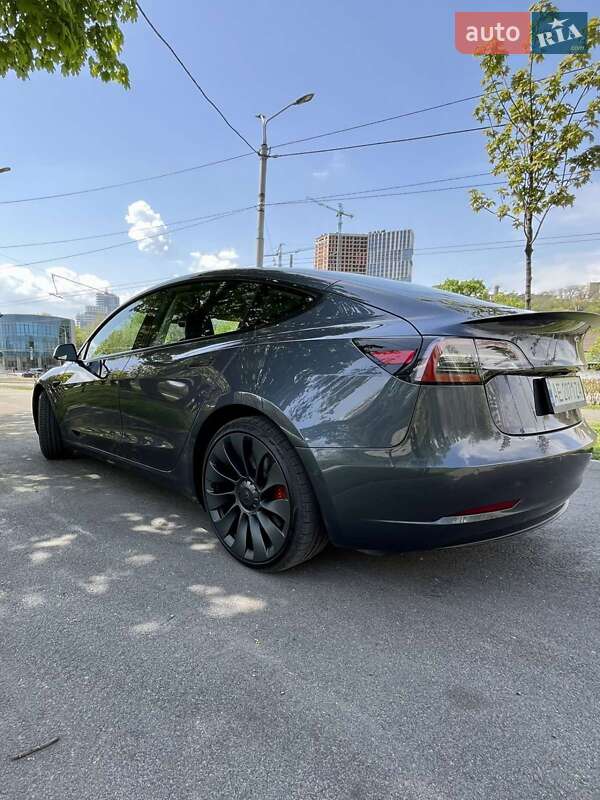 Седан Tesla Model 3 2022 в Дніпрі