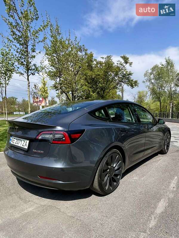 Седан Tesla Model 3 2022 в Дніпрі
