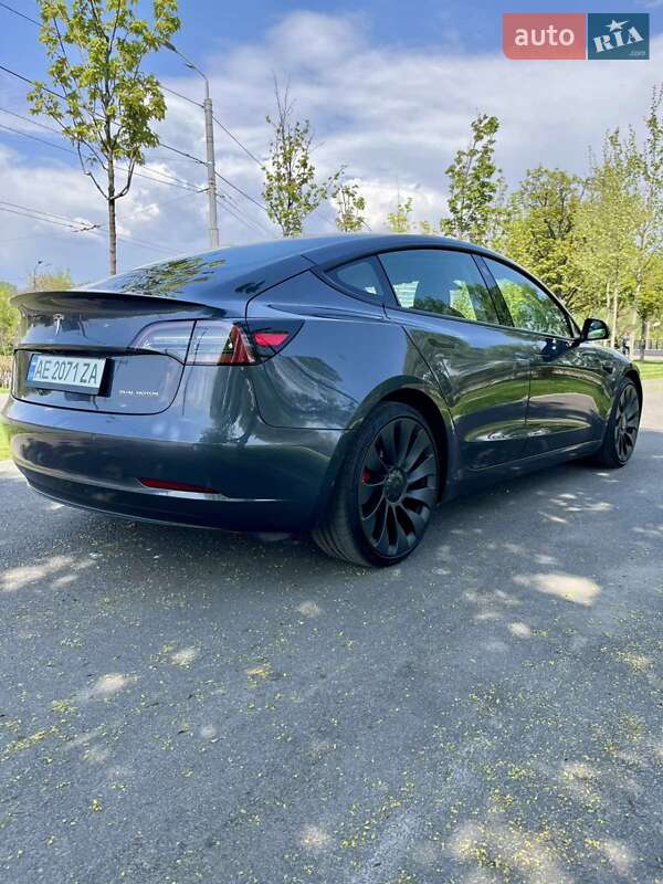 Седан Tesla Model 3 2022 в Дніпрі