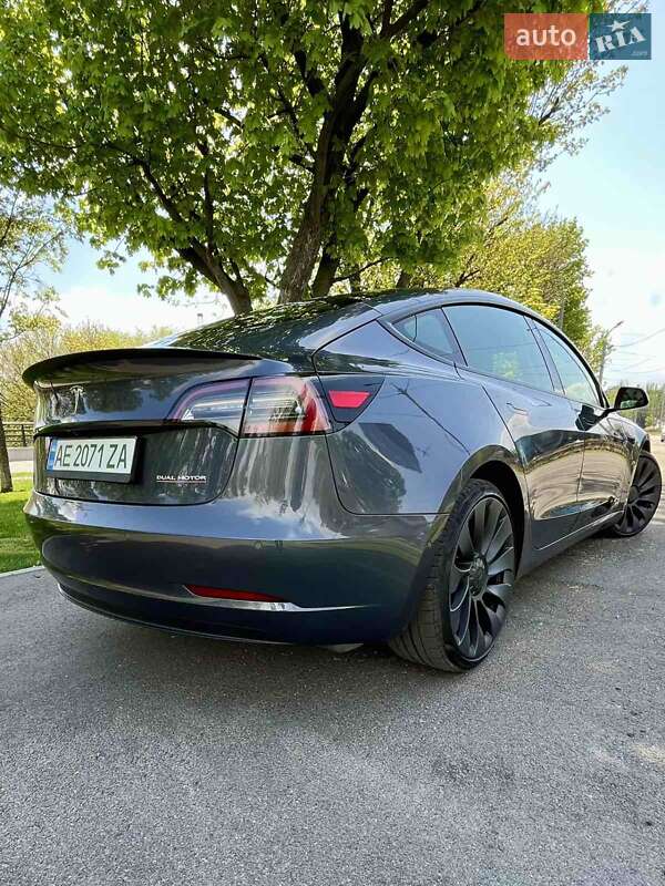 Седан Tesla Model 3 2022 в Дніпрі